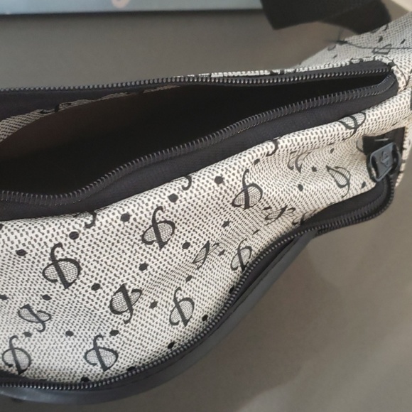 Jaco fannypack Or Crossbody - Picture 6 of 8